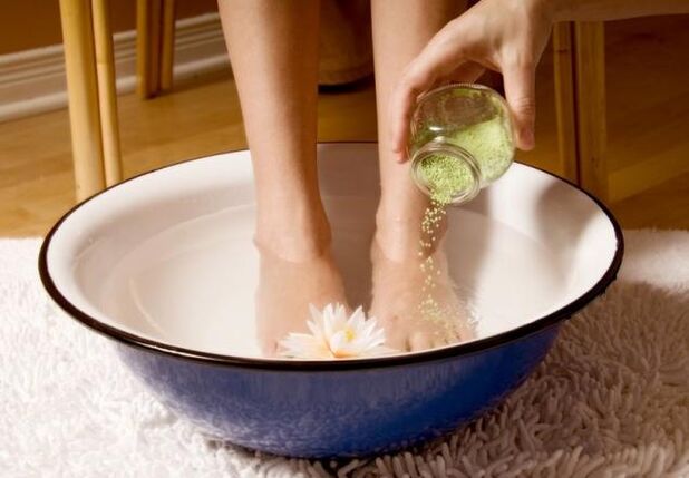 mantar tedavisi için ayak banyosu